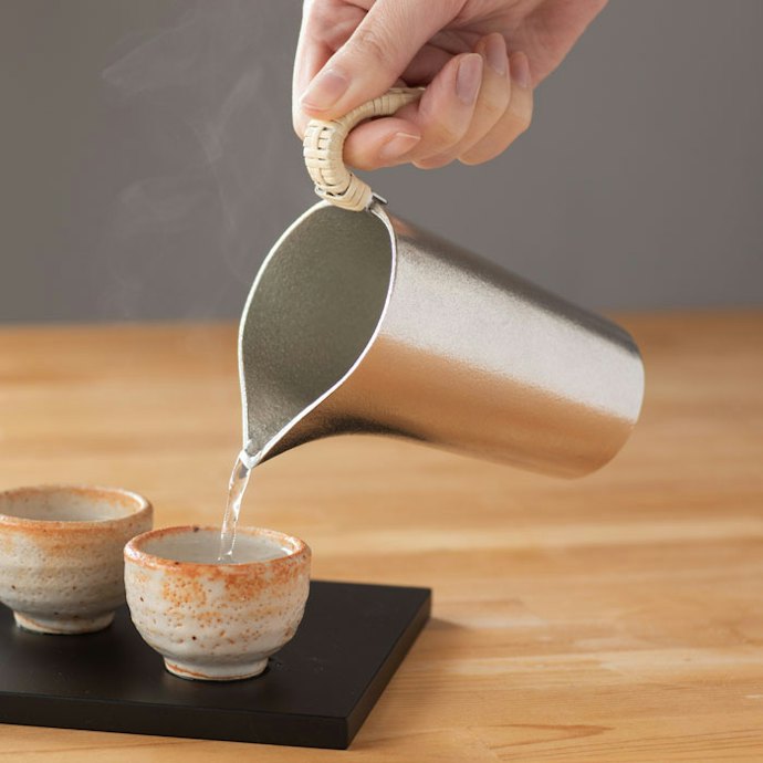 シンプルで飽きのこないデザインと機能性の高さを誇る「能作」