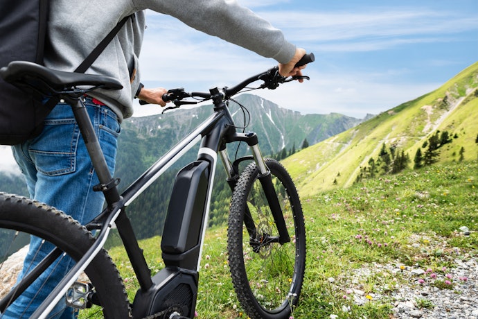 長距離の通勤・通学にはe-bikeが候補。スポーティに乗りこなせる