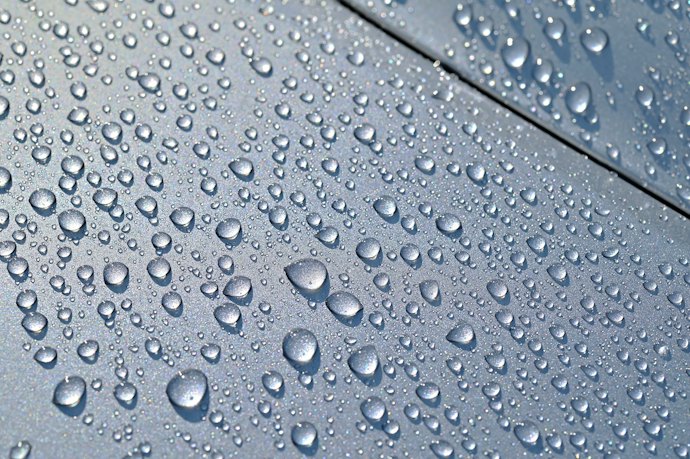 ツヤ感を求めるなら撥水タイプがおすすめ