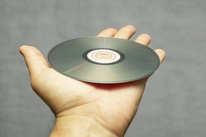 オリジナルCDやDVD、BDが作れる「レーベル印刷」対応モデル