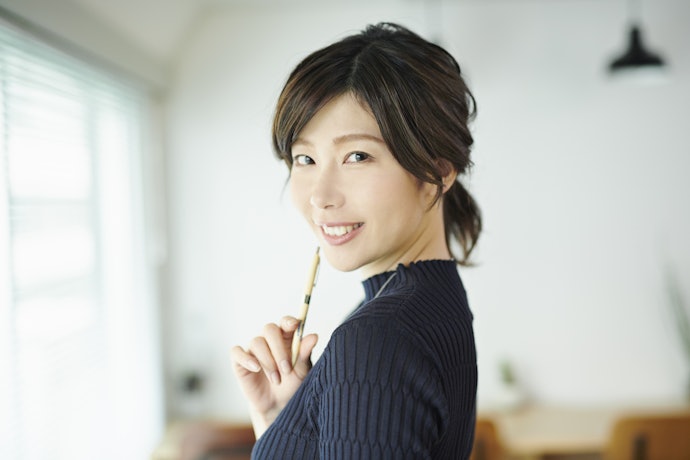 30代以上の大人女子は、上品ブラウン・ぼかしフチのきれいめカラコンをチェック
