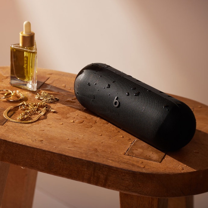 Beats Pillの口コミ・評判は?実際に使ってよい点・気になる点を Beats Pillの口コミ・評判は?実際に使ってよい点・気になる点を