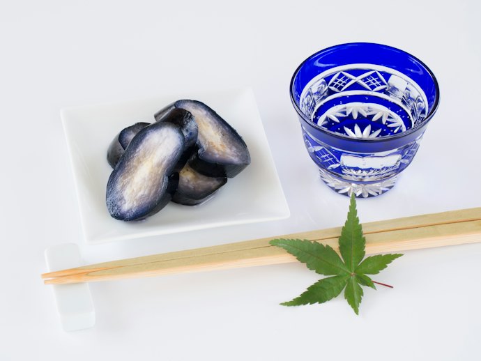 辛口淡麗の爽酒には一口サイズの小さめおちょこを合わせよう