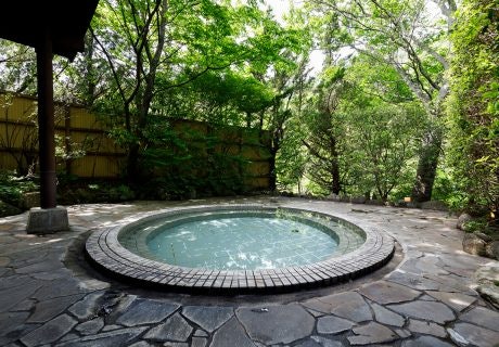 バスタイムで疲れを癒したい人は、温泉付きのコテージがおすすめ