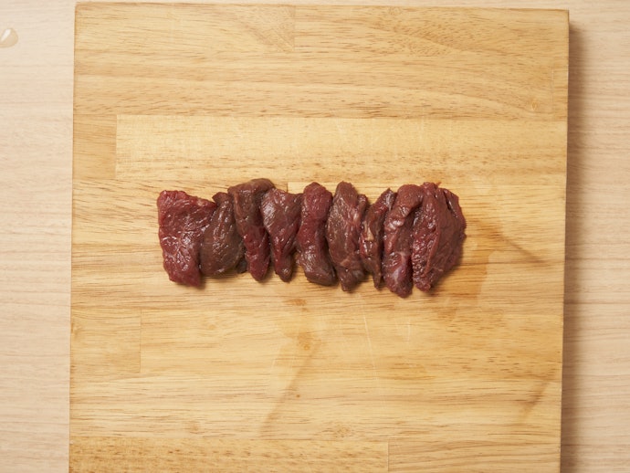 初心者やより手軽に馬刺しを食べたい人にはスライス済みがおすすめ