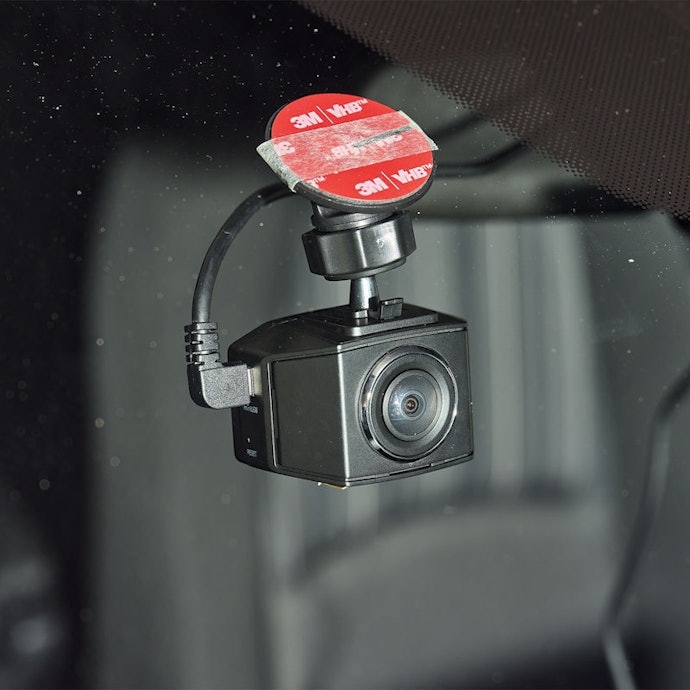 液晶モニターですぐ映像を確認可能。専用ソフトはWindowsしか対応していない