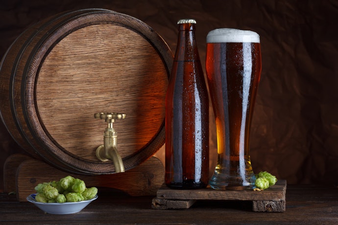 華やかな香りと苦味がほしいなら、「ペールエール」「IPA」を選ぼう