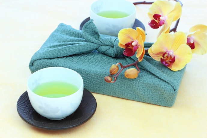 湯のみ・花・お菓子がセットのお茶もチェック