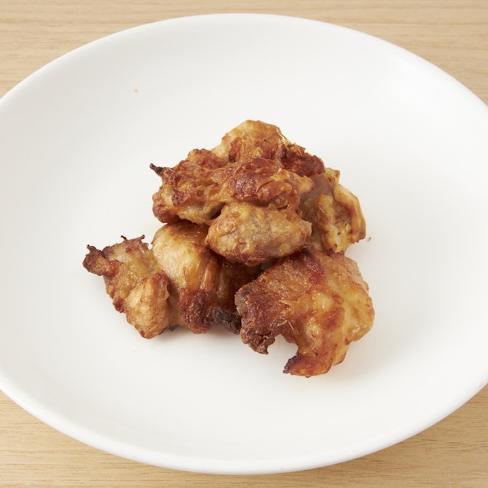 唐揚げはパリッとした食感に。ジューシーさもモニターから好評