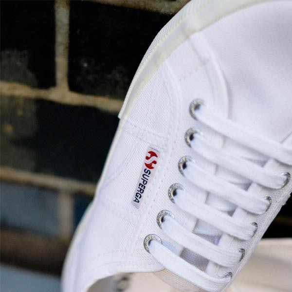海外ブランド:クラシカルなデザインがほしいならspring court・SUPERGA