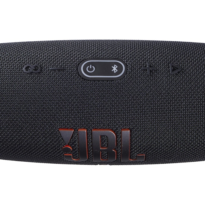 JBL CHARGE 5を徹底レビュー!実際に使ってわかったメリット JBL CHARGE 5を徹底レビュー!実際に使ってわかったメリット