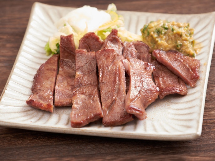 牛タン:味付け牛タンなら専門店の味。コリコリした食感も魅力
