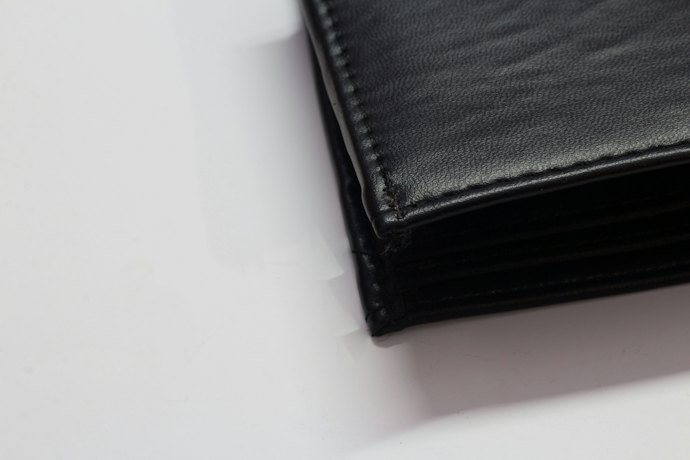 いたってシンプルなコインケース:S9084 COIN PURSE