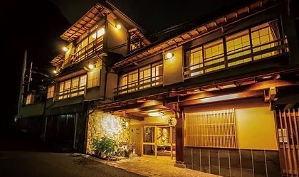 手厚いおもてなしを受けてゆったり過ごしたいなら高級旅館を選ぼう