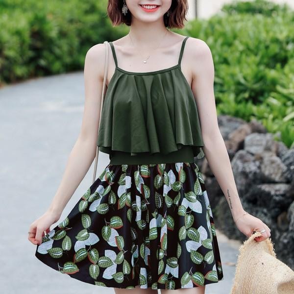大人っぽくまとめたいなら、無地か甘すぎない柄をチョイス