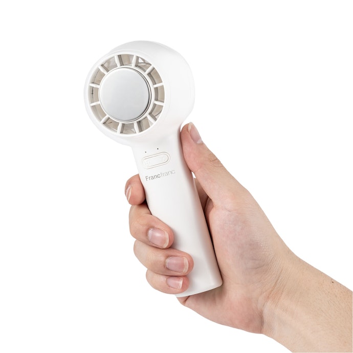 アイスタッチハンディファン:冷却プレートでひんやり涼みたい人におすすめ