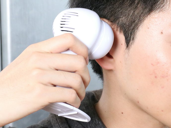 耳垢を吸引して落下を防ぐ「イヤークリーナー」