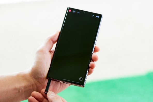 ハイスペックな機能を支える耐久性。防水防塵仕様でアウトドアでも安心感あり