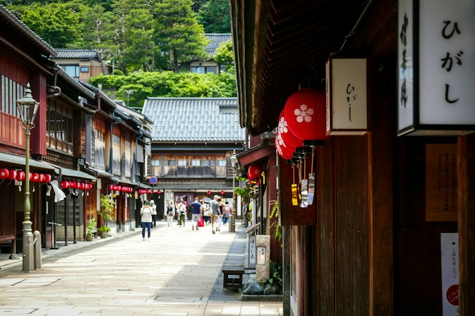 観光スポット巡りがメインの旅行には兼六園口(東口)周辺のホテル