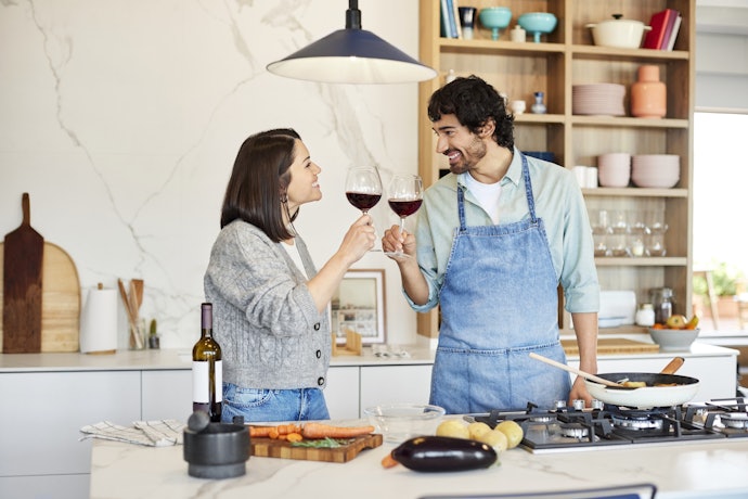 ワイングラス:ワインはもちろんお酒好きな夫婦におすすめ