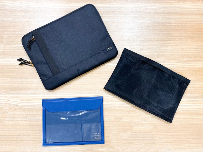 ヨコ型:ビジネスバッグにぴったり。いろいろなカバンで使いたい方にも