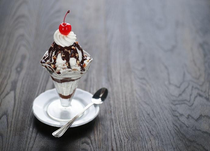 チョコパフェを食べたい人は、レトロな喫茶店もチェック