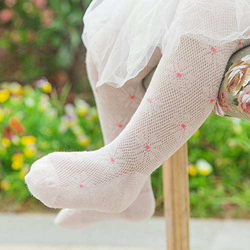 春夏や秋のタイツは通気性が大事。薄手のメッシュなど蒸れにくいものを