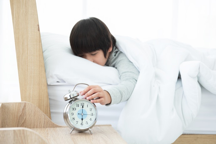 二度寝をする子どもにはスヌーズ機能があると便利