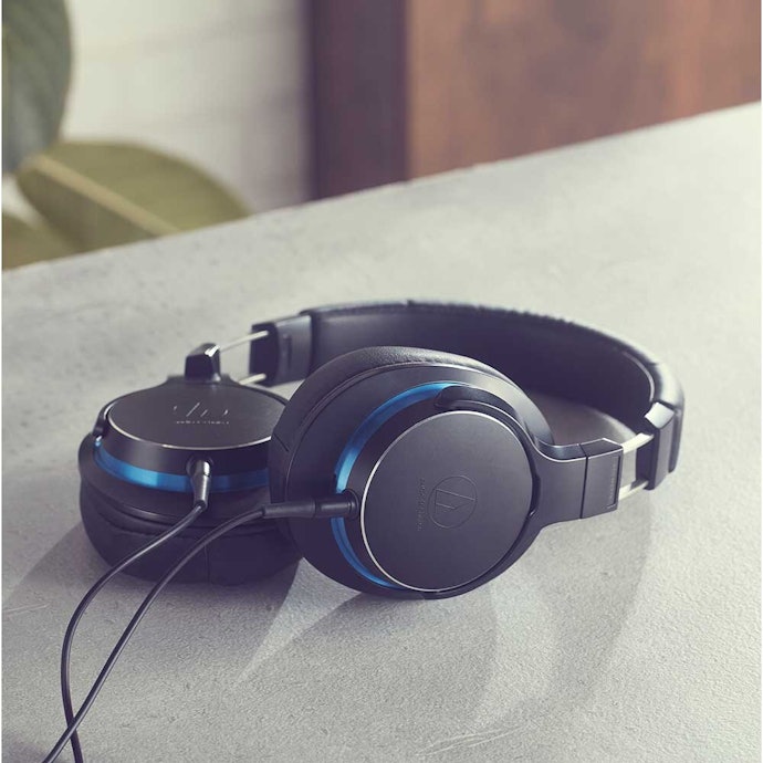 室内でじっくり音楽を楽しむなら、音質に優れた有線モデルがマッチ