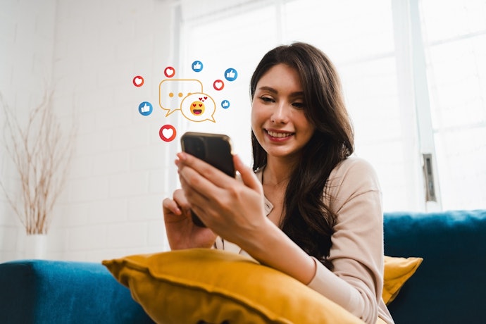 人と一緒に楽しみたいなら、SNS機能があるアプリを探そう