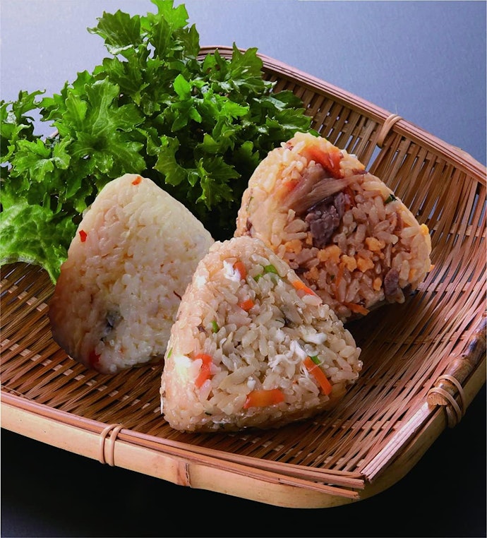 味つけおにぎり:お弁当にぴったり。旨みが染みて冷めてもおいしい
