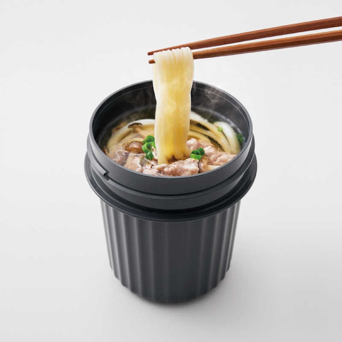 食べやすさと洗いやすさを重視するなら、口径が9cm以上あるものを探そう
