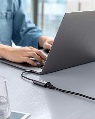 USB Type-C:一部のパソコンやスマホ・タブレットに