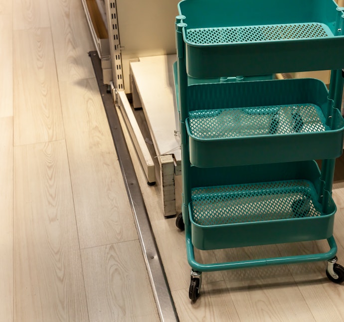家具の隙間に小物を収納するなら「ワゴンタイプ」がおすすめ