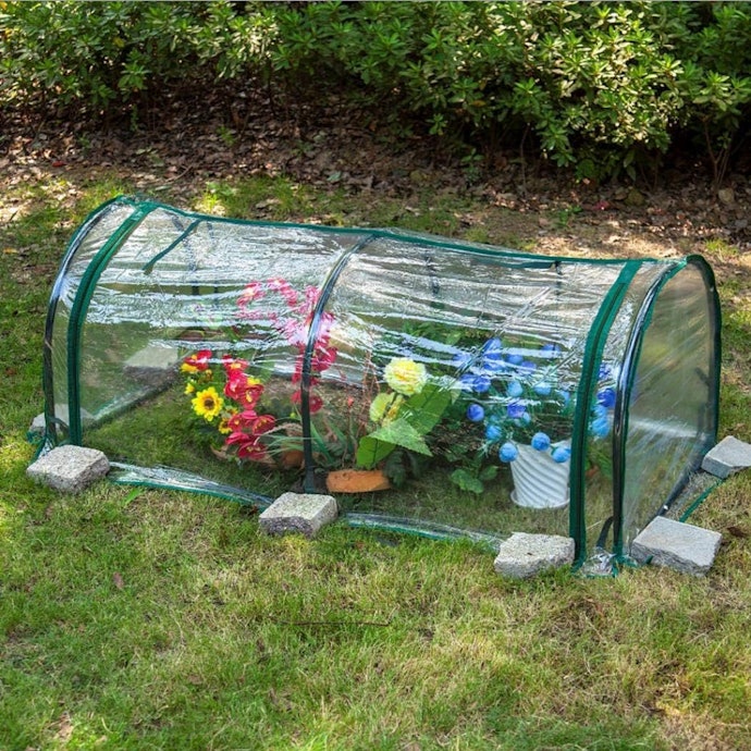 横長タイプ:葉が広がった植物用。風が強い場所には、背が低いものをチョイス