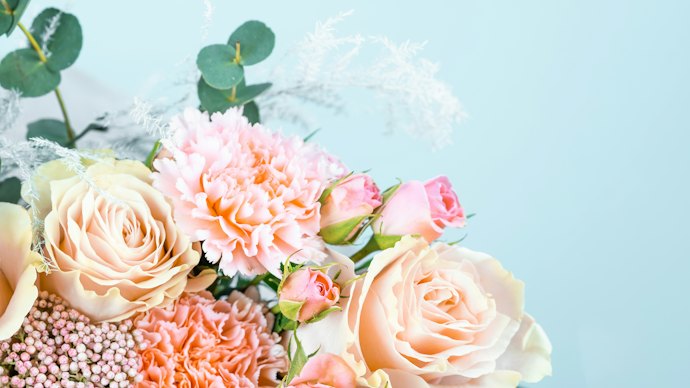 花が好きなお母さんには花束やブーケのアレンジメントが好適