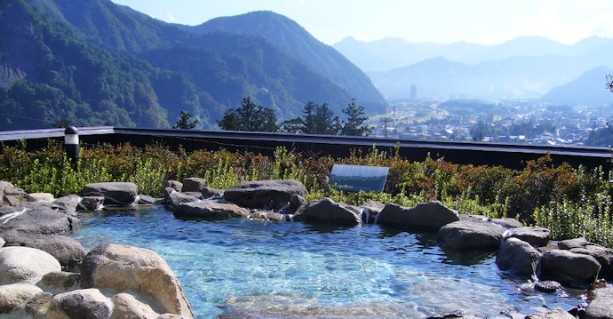 日本らしいおもてなしを受けたいなら高級旅館がおすすめ。温泉好きにも!