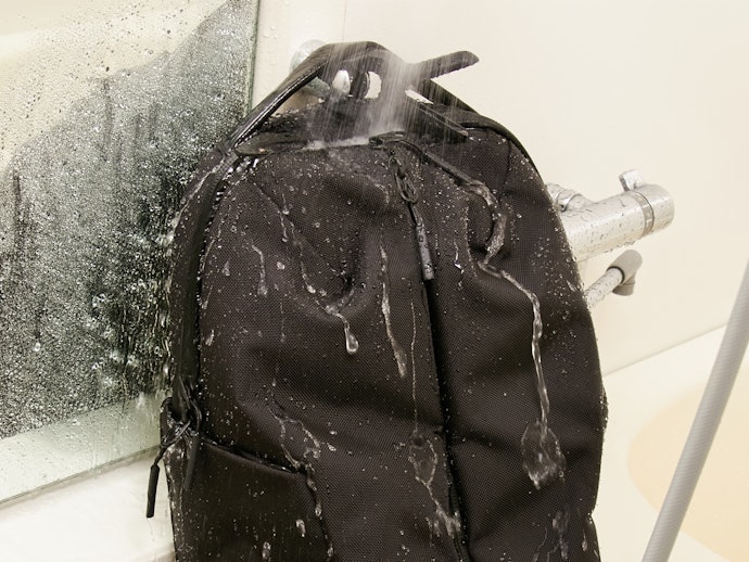 防水性も十分。多少の雨であれば水濡れから荷物を守れる