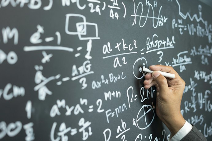ビジネス実務に活かしたいなら、職種に必要な分野が学べる塾を
