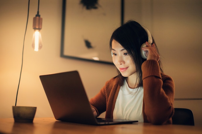 すきま時間に学習したい人は、動画講義付き講座がおすすめ