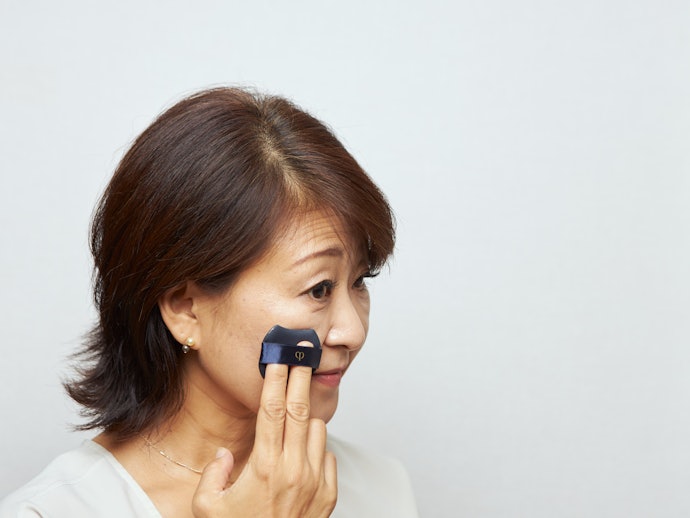 皮脂崩れも気になりにくい。どろっと崩れず、ベタつきも控えめ
