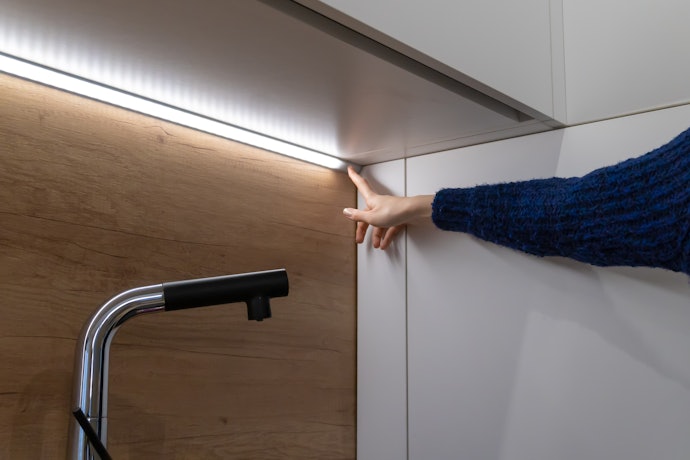 テレビ裏など部屋の間接照明には、消費電力の少ない「2835」がぴったり