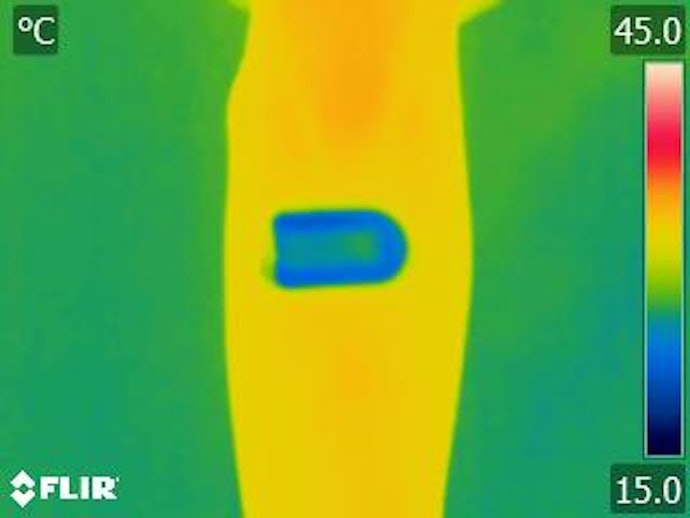 サファイア冷却で照射時の痛みを軽減。10段階の肌色自動検知機能も搭載