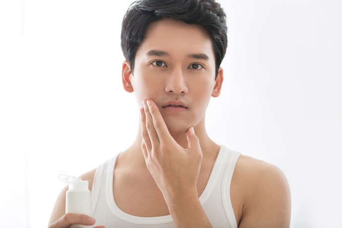 敏感肌・乾燥肌の人は、かさつき防止に役立つ保湿成分に注目