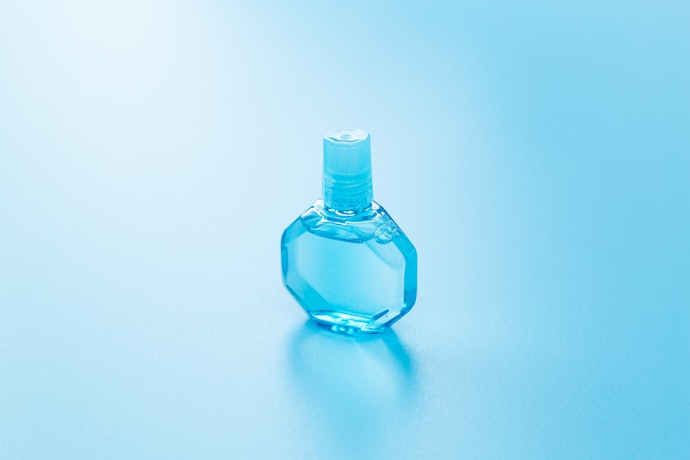 角膜への影響が少ない防腐剤無添加の目薬に注目