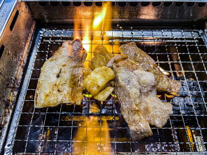 バーベキューコンロや焚き火台には1000℃以上が必要