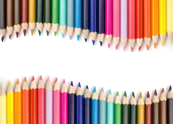 お絵描きが好きなお子さんなら、色鉛筆セットや絵の具セットがおすすめ