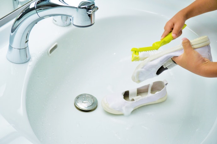 汚れがつきにくい素材が便利。撥水・撥油加工にも注目しよう