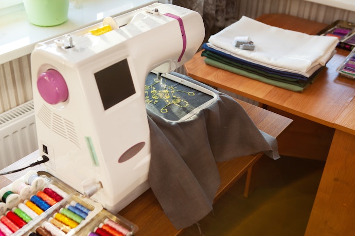子ども服やオリジナルの入学用品を作るなら、刺繍ミシンがおすすめ