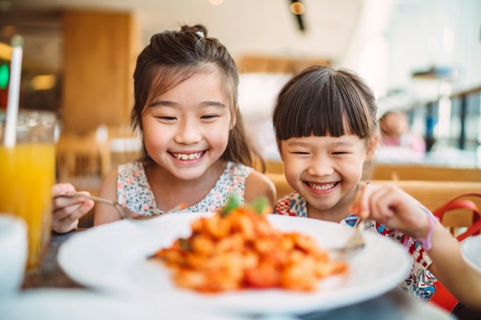 子連れの家族旅行の場合はキッズ向けサービスの充実度に注目しよう